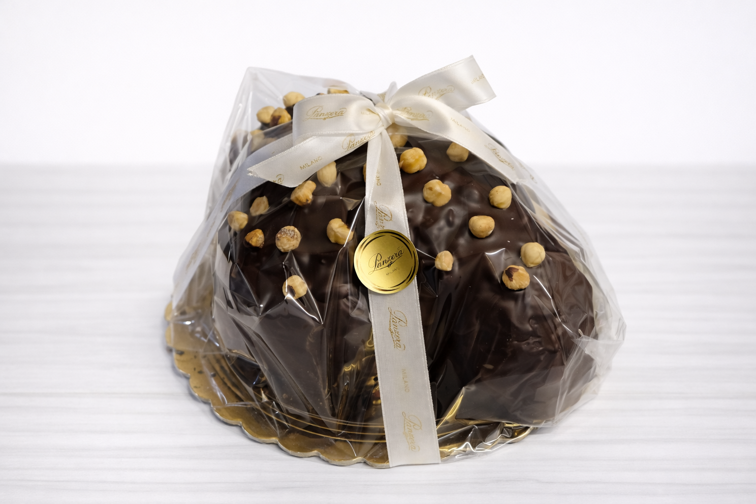 Colomba glassata al Cioccolato ExtraFondente 75% e Nocciole